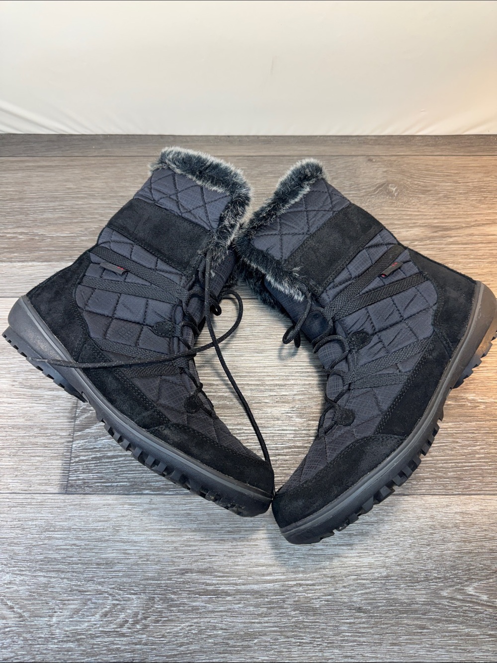 L.L. Bean Black Quilted Faux-Fur Trim Lace-Up Winter Boots woman’s SZ 11 (h201)